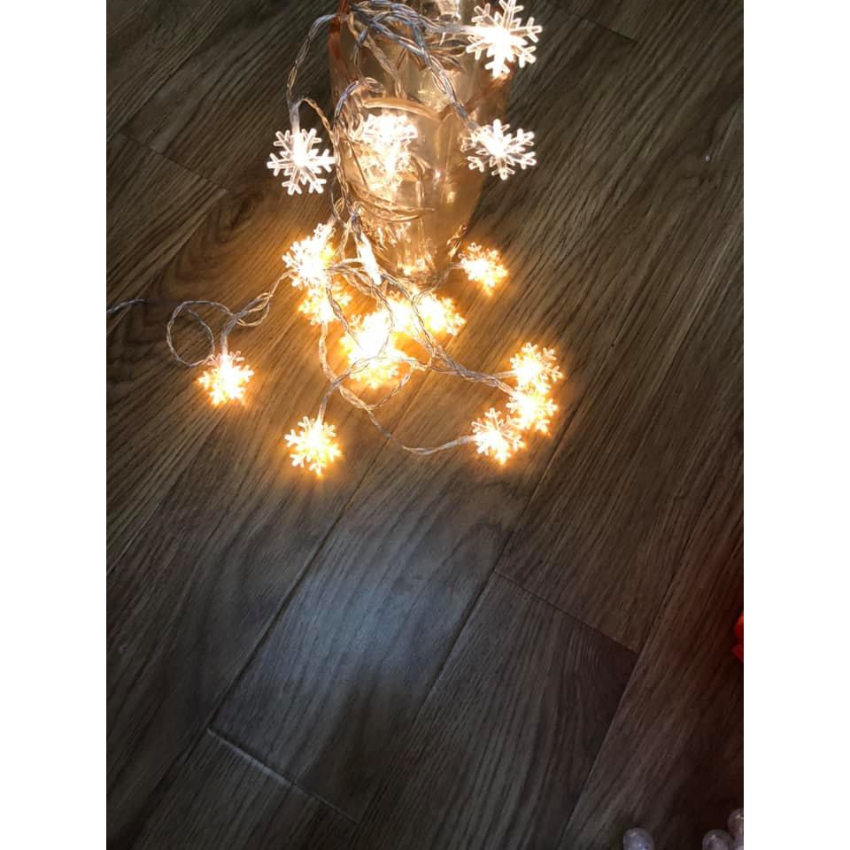 dây đèn led trang trí hình bông tuyết( 3m chạy pin)