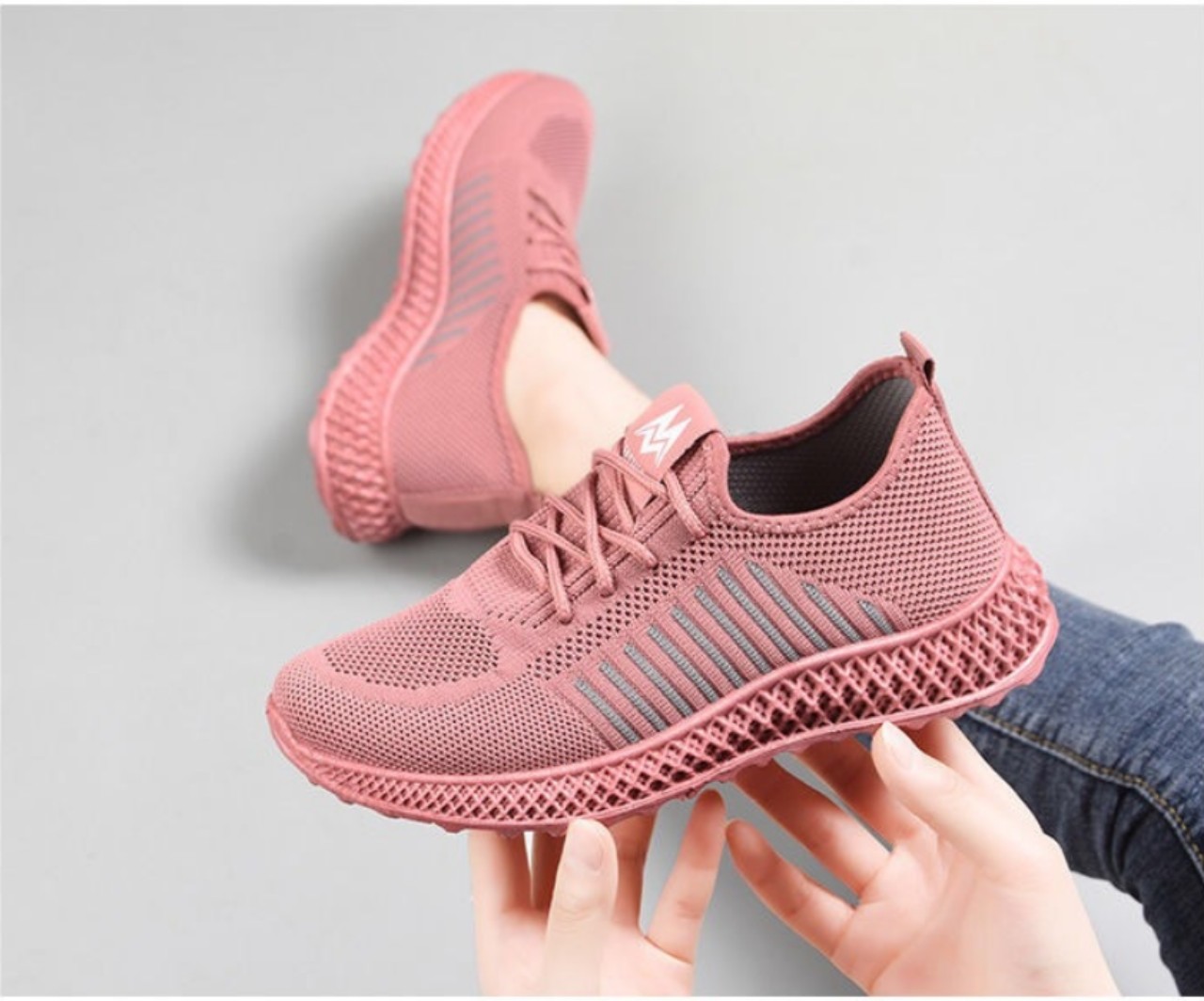 Giày Thể Thao Nữ, Giày Sneaker Đi Êm Đế Độn MPG11
