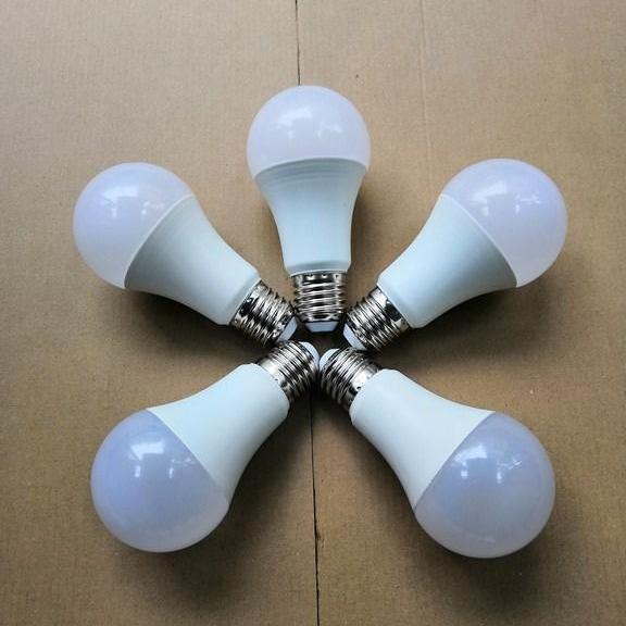 Đèn led bulb 18w sáng vàng