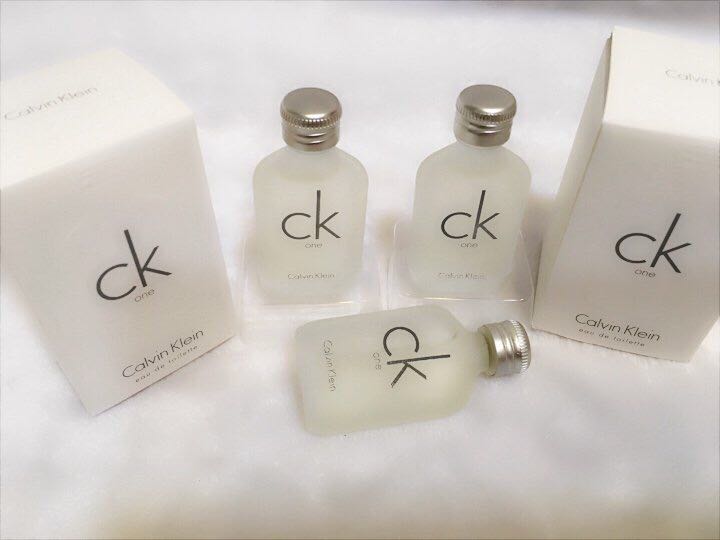 Nước hoa unisex CK One Eau De Toilette 10ml