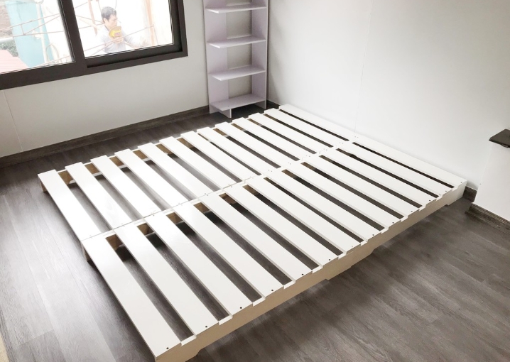 Giường Pallet gỗ thông lắp ghép