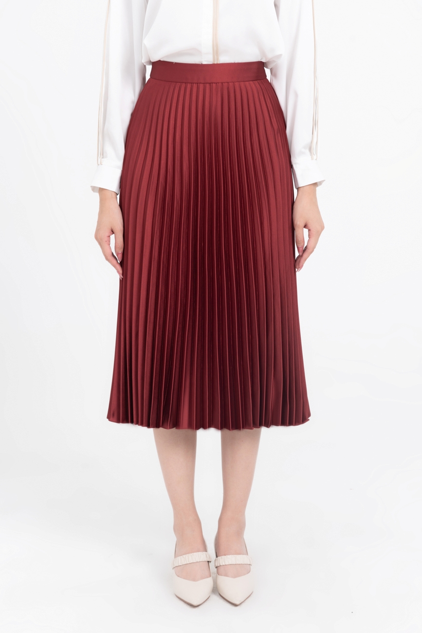 Chân váy lụa xếp ly dáng dài IVY moda MS 30M8172