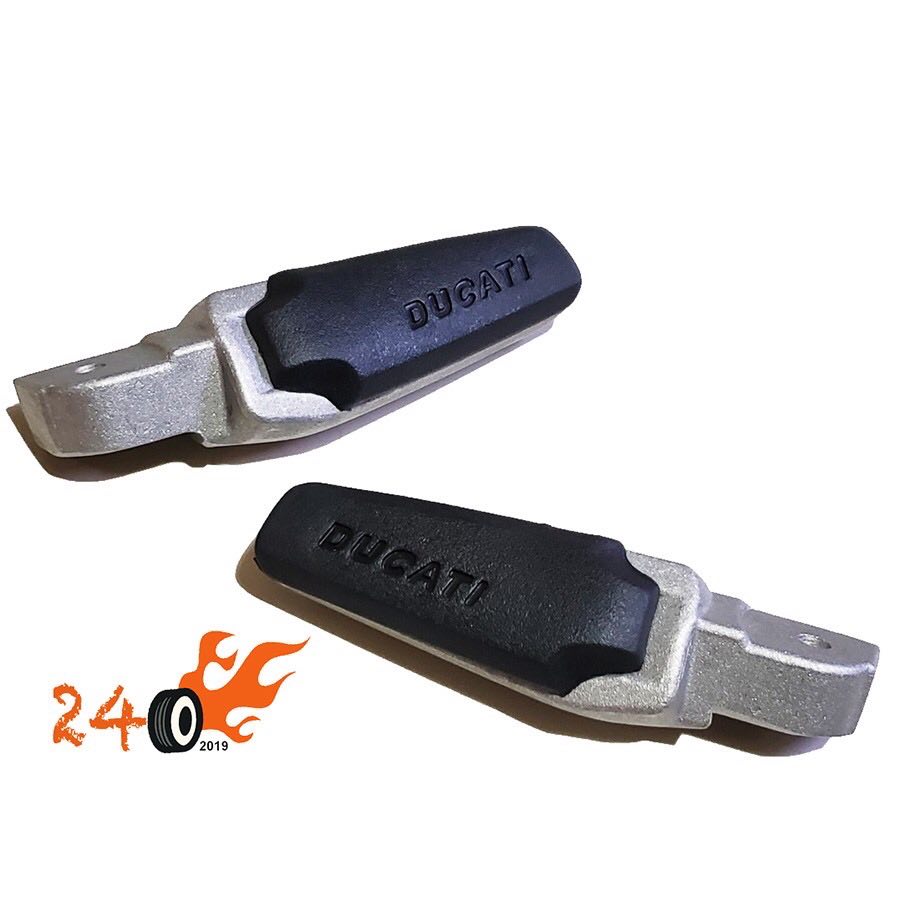 Gác chân xe máy kiểu ducati - bạc