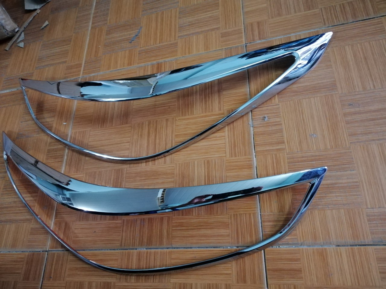 Bộ ốp viền đèn pha xe HUyndai Accent 2018-2019