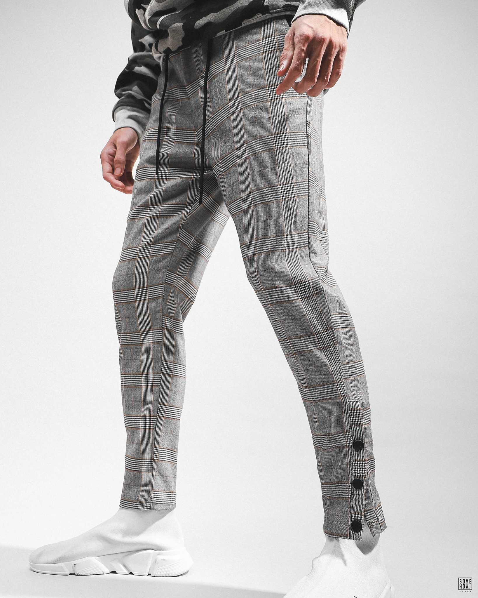 INF Jogger Kẻ Nút Ống Xám