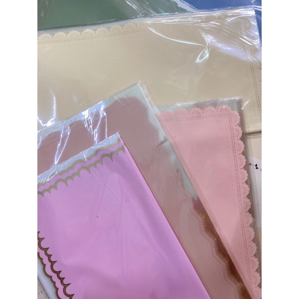 Giấy bóng mờ viền ren gói hoa (Tập 20tờ)