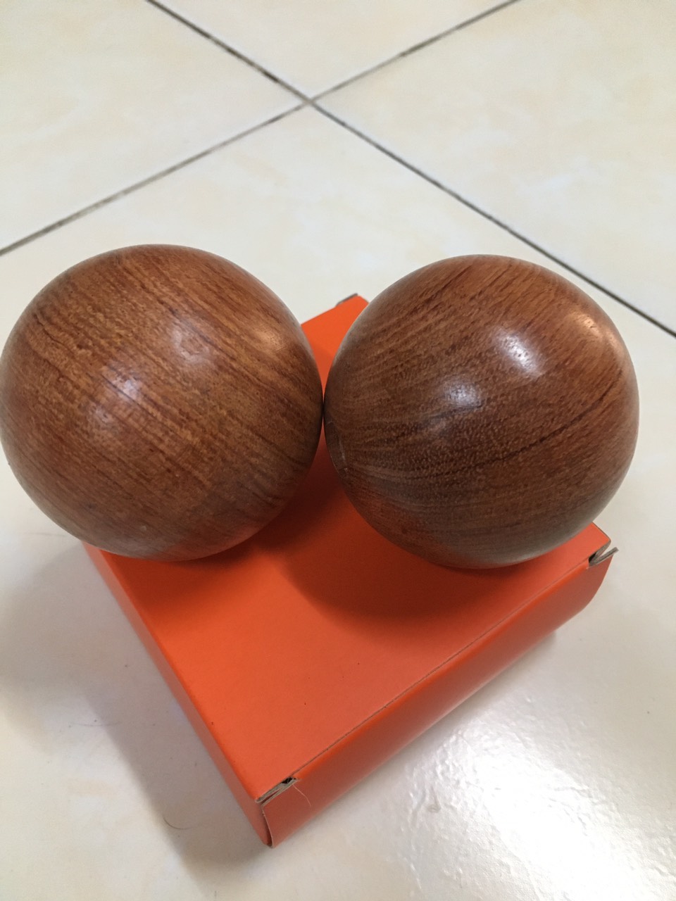 2 Bi Lăn Tay Gỗ Hương Hạt 6cm ( hình thật )