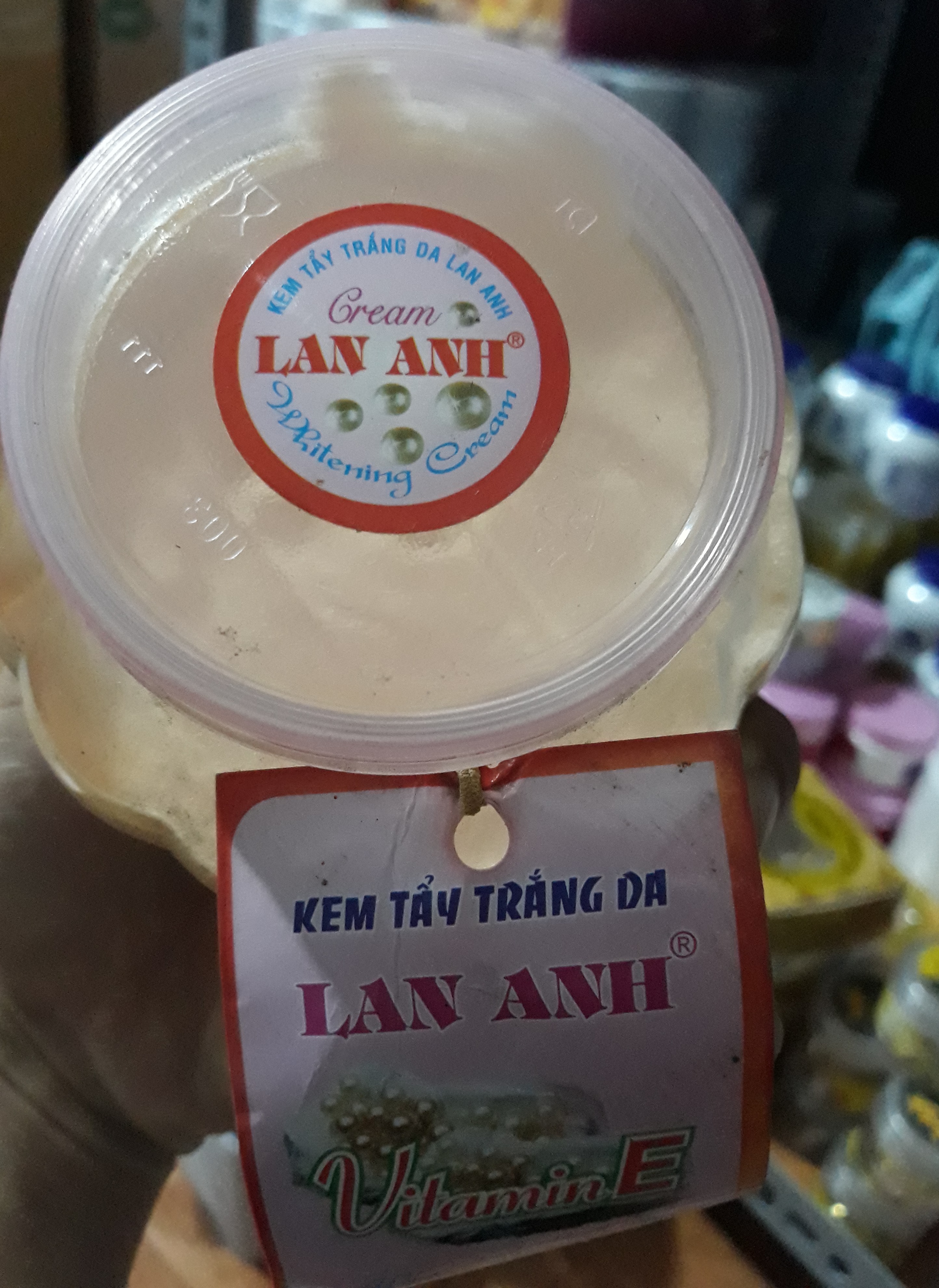 kem tẩy trắng da bí lan anh