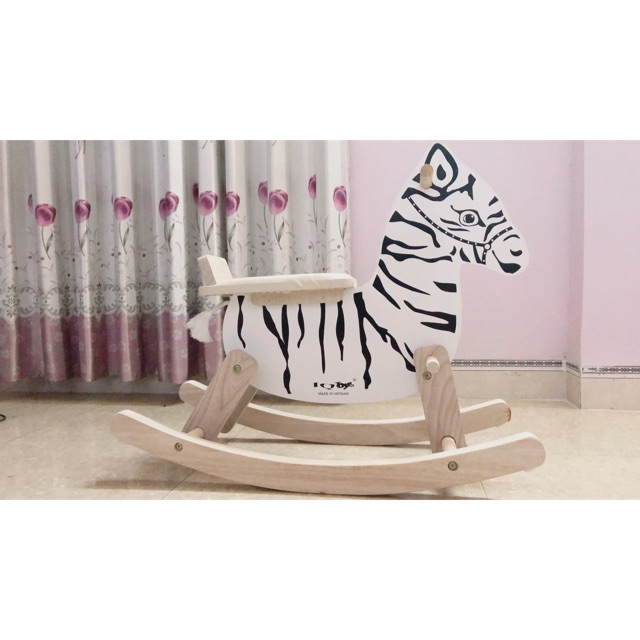 Ngựa gỗ bập bênh cho bé