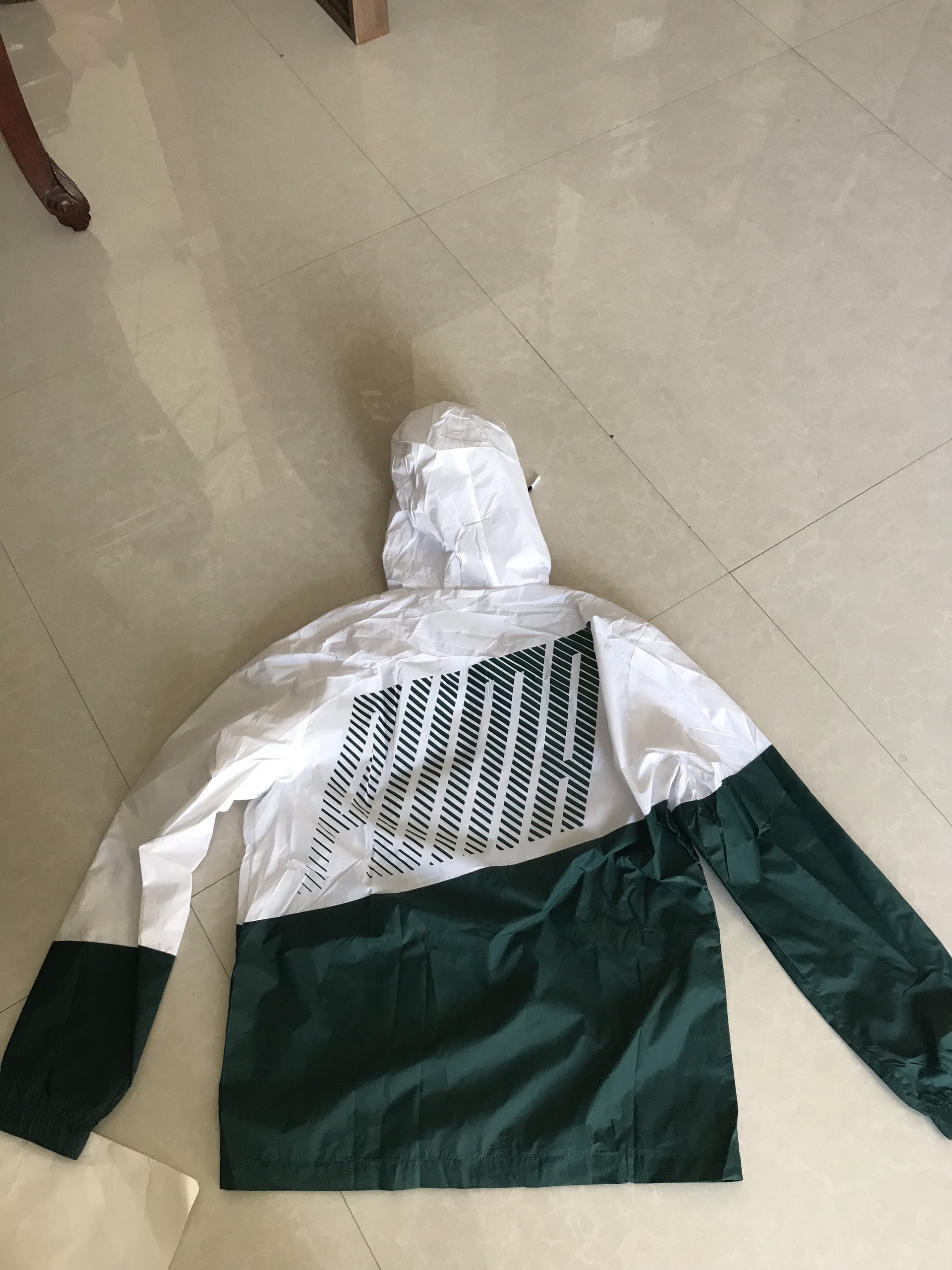 Áo khoác gió  Puma 517354 (xanh, đen)