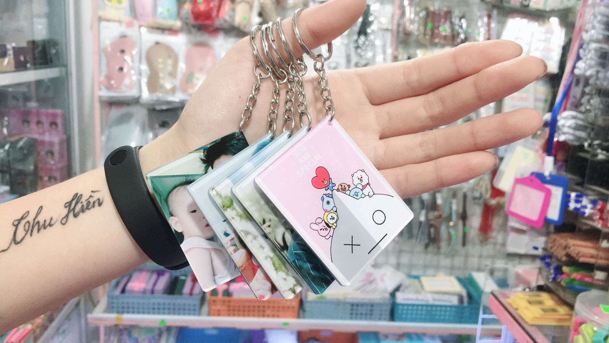 Móc khóa in hình 2 mặt theo yêu cầu