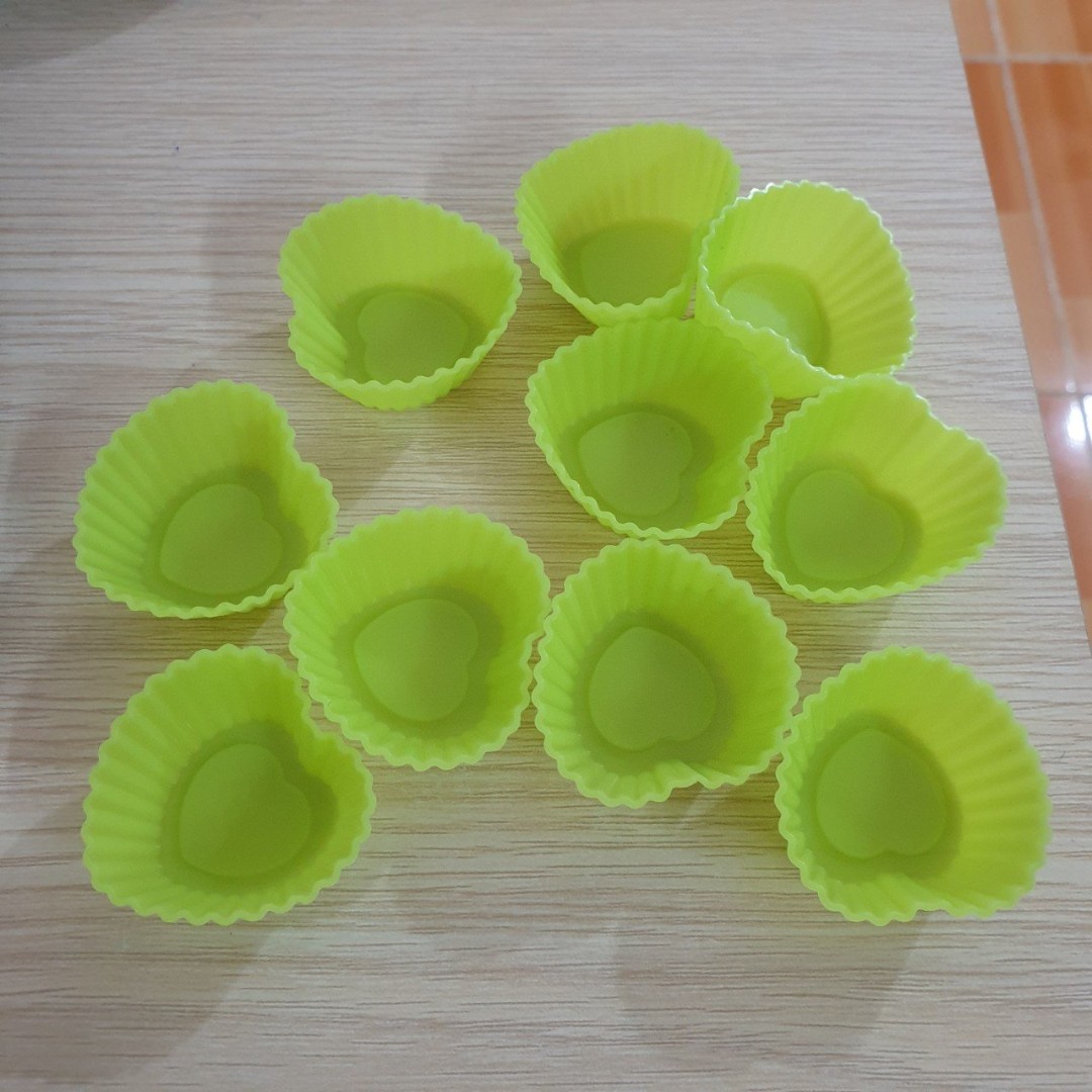 Bộ 10 khuôn hình trái tim làm bánh cupcake bằng silicon 3.5cm