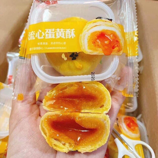 [HCM][1 cái] bánh LIU trứng chảy THƠM NGON- Coca 2403