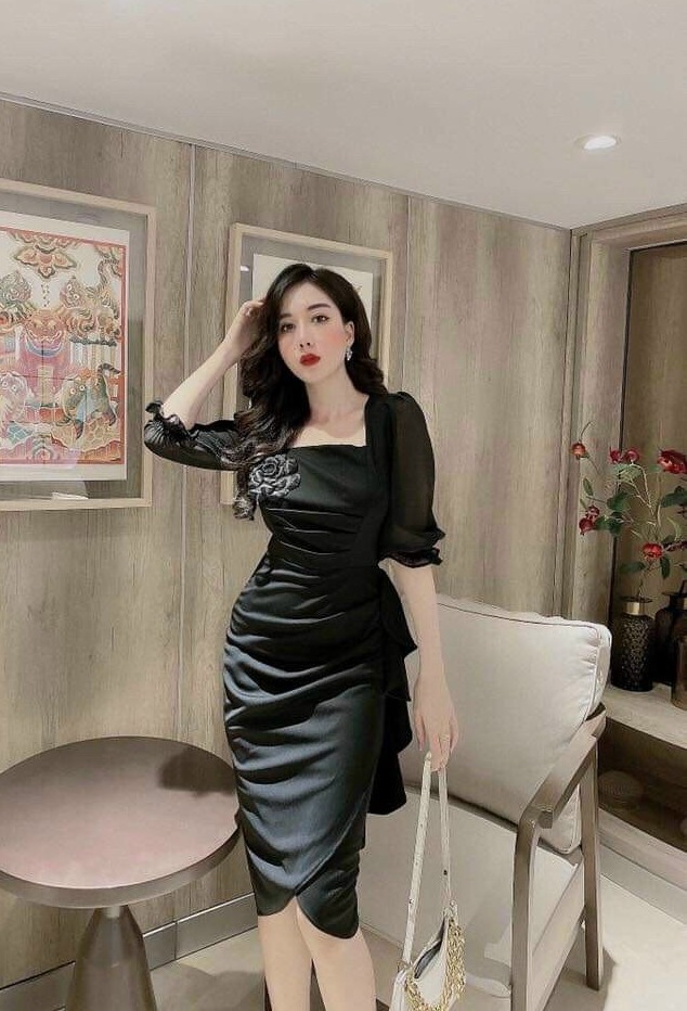 Đầm body cổ vuông tay lỡ bèo hông thời trang