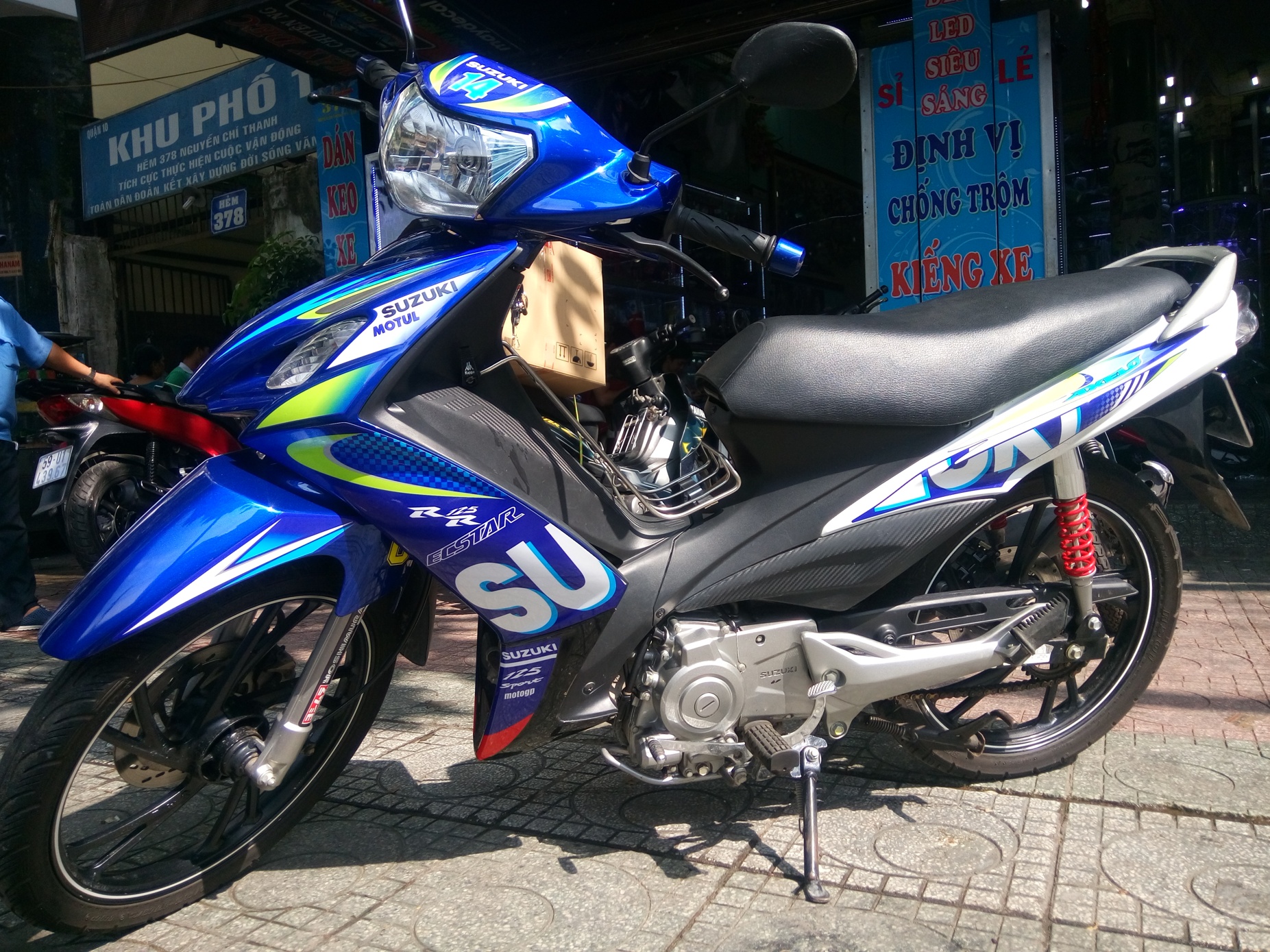 Tem rời axelo 125 móc tròn trắng xanh