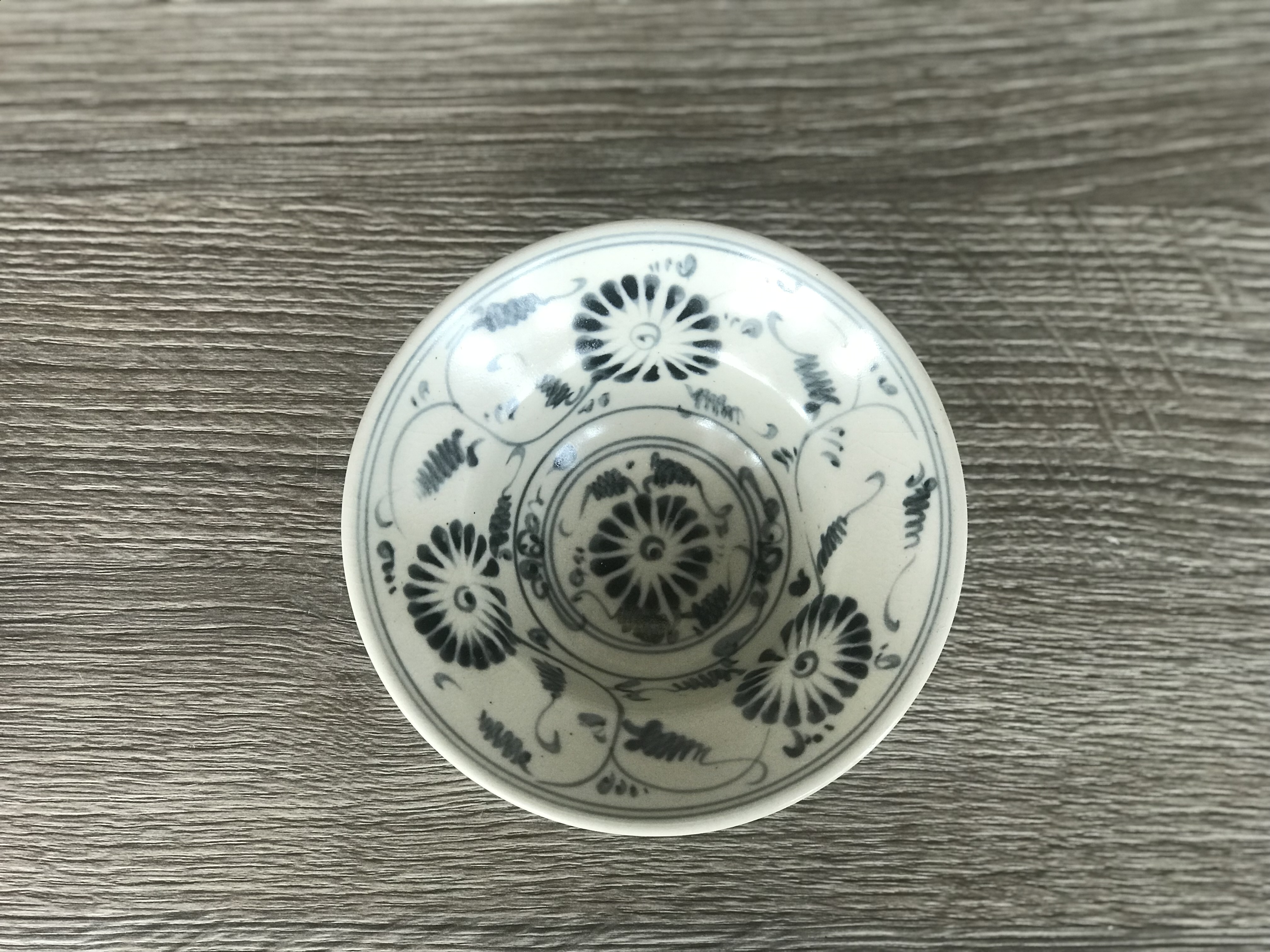 Bát chiết yêu men rạn Bát vẽ tay phi 13cm