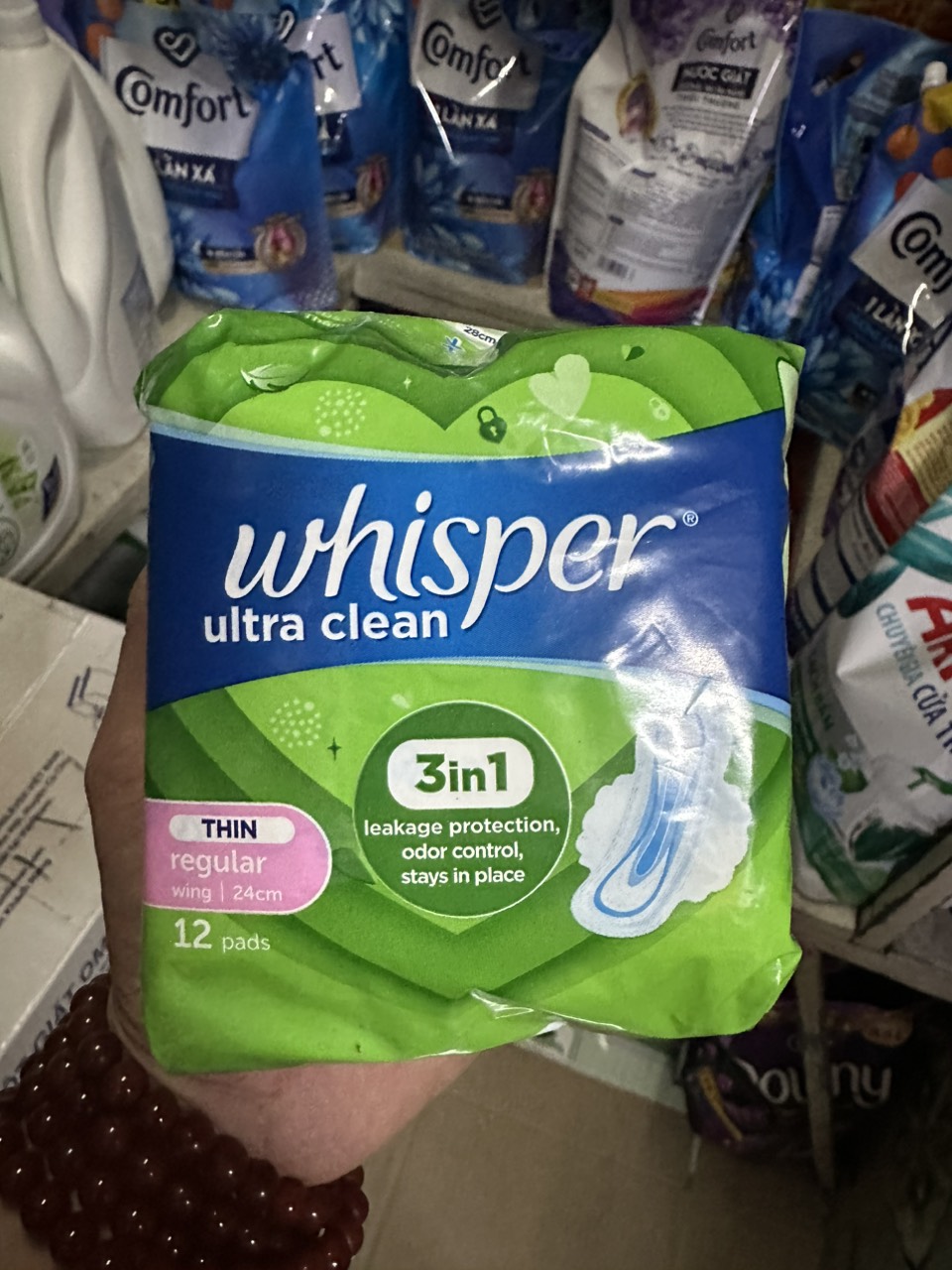 BĂNG VỆ SINH WHISPER SIÊU MỎNG CÁNH ULTRA CLEAN (10 MIẾNG/GÓI)