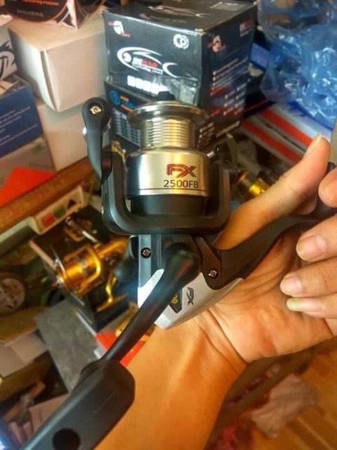 Máy câu Shimano FX 4000FB  (cam kết bán hàng chất lượng có bảo hành)