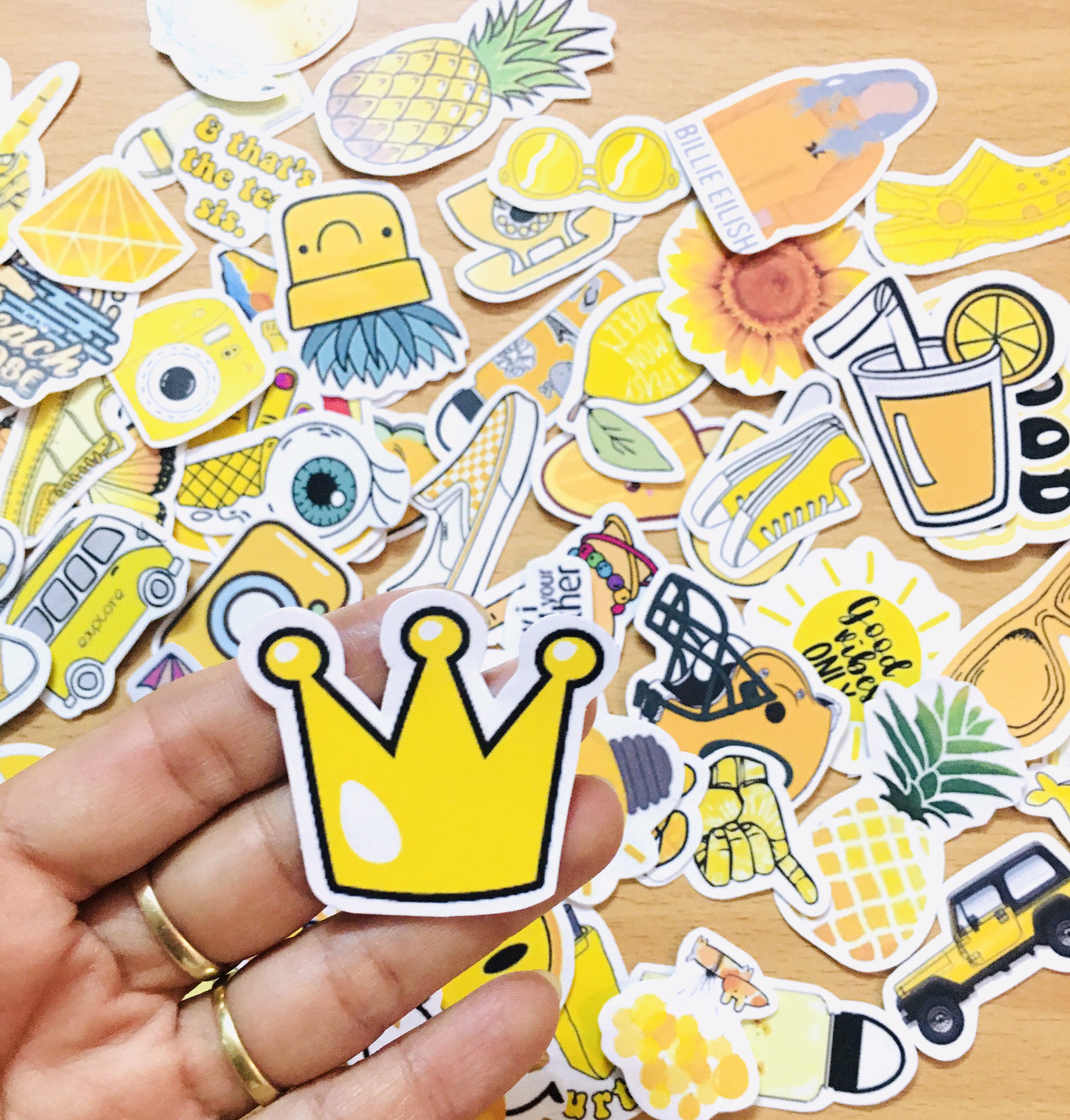Set 30 đến 80 Sticker chủ đề màu Vàng, yellow ảnh ép lụa