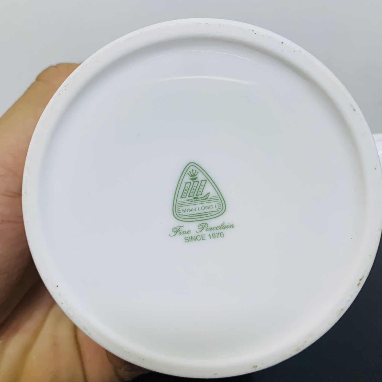 LY Cốc sứ trắng có nắp đậy Minh Long HKM