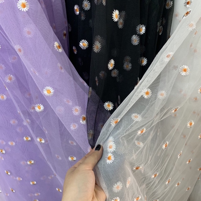 vải lưới thêu hoa cúc