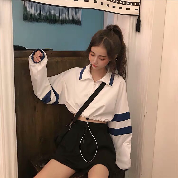 Áo croptop tay dài rút bụng có cổ phối hai đường kẻ tay phòng cách TTSA0050