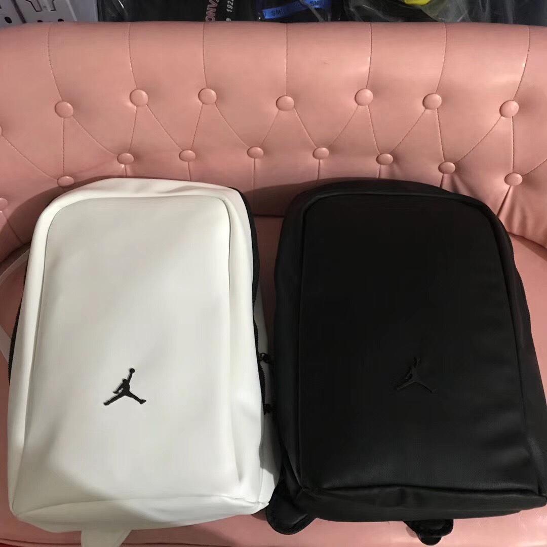 Balo Jordan chất liệu da