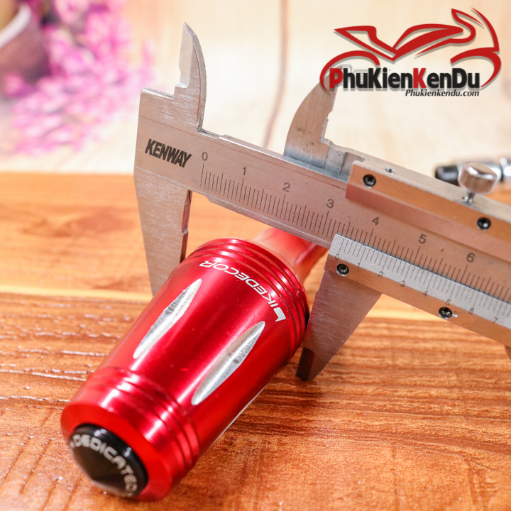 Chống đổ sau đúc nguyên khối một cặp