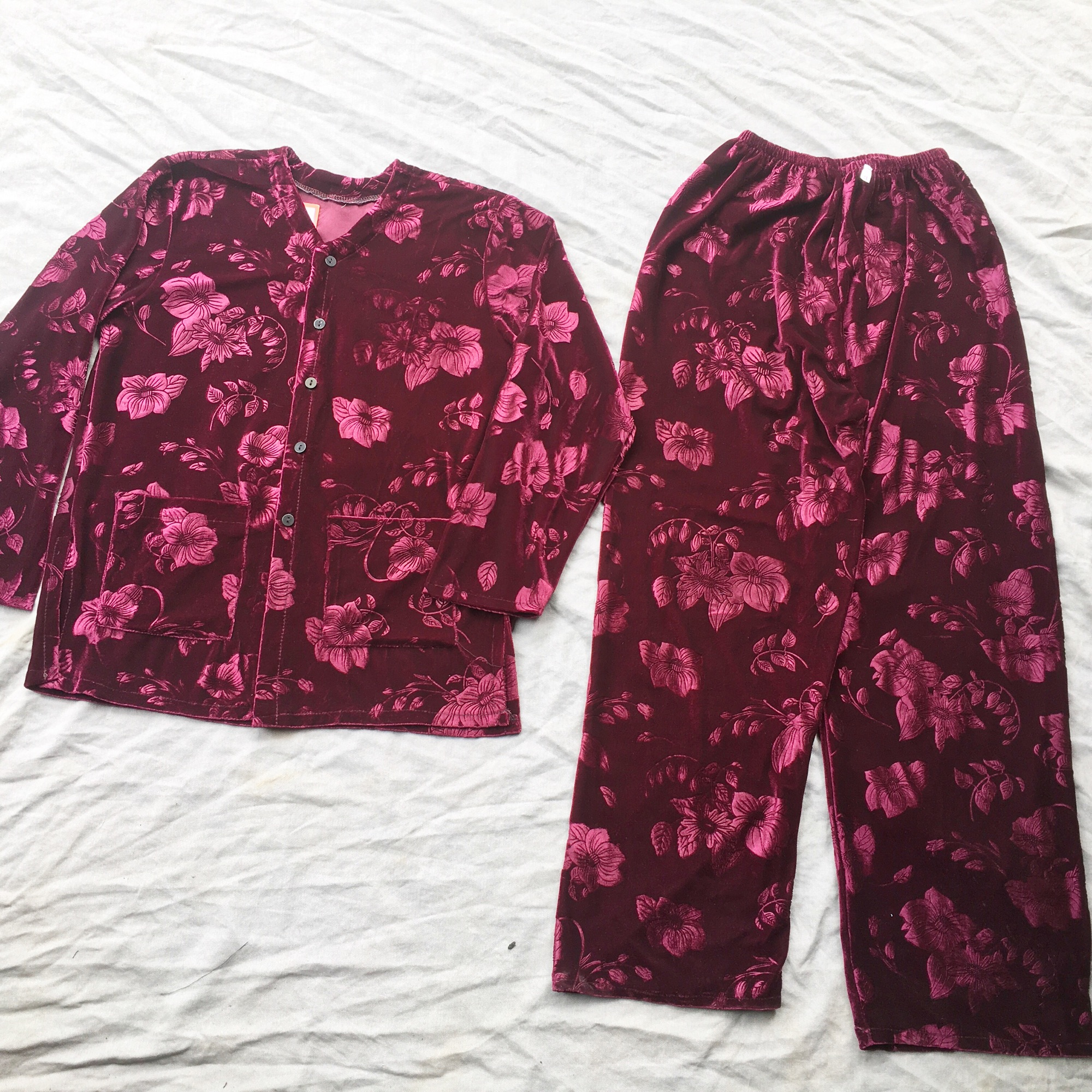 [HCM]Bộ bà già túi vải nhung hoa nổi size 40-65kg (khách mua coi phần mô tả dùm shop nhé)