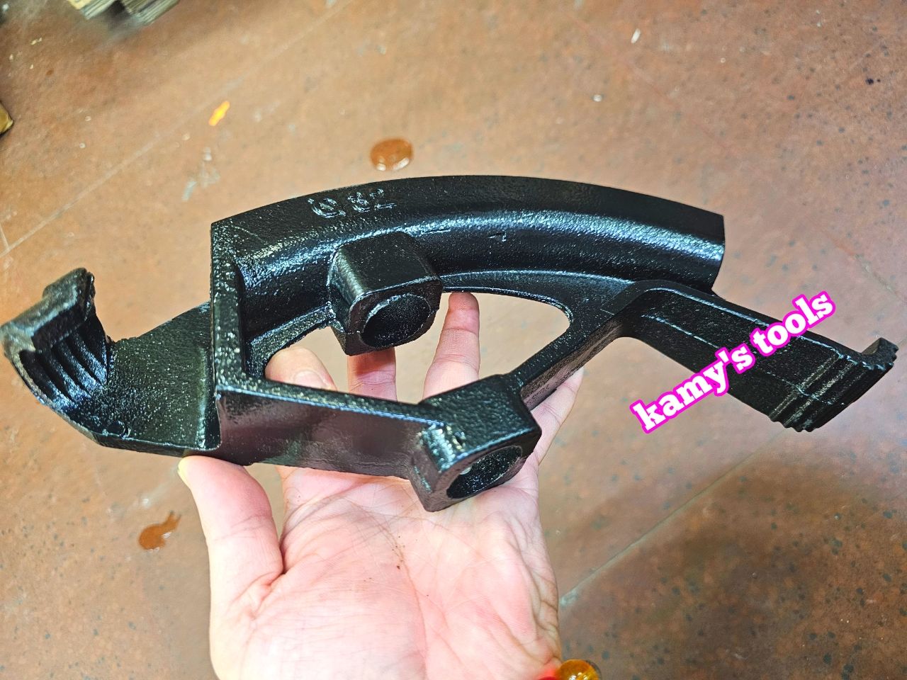 Dụng cụ uốn bẻ ống thép luồn dây điện