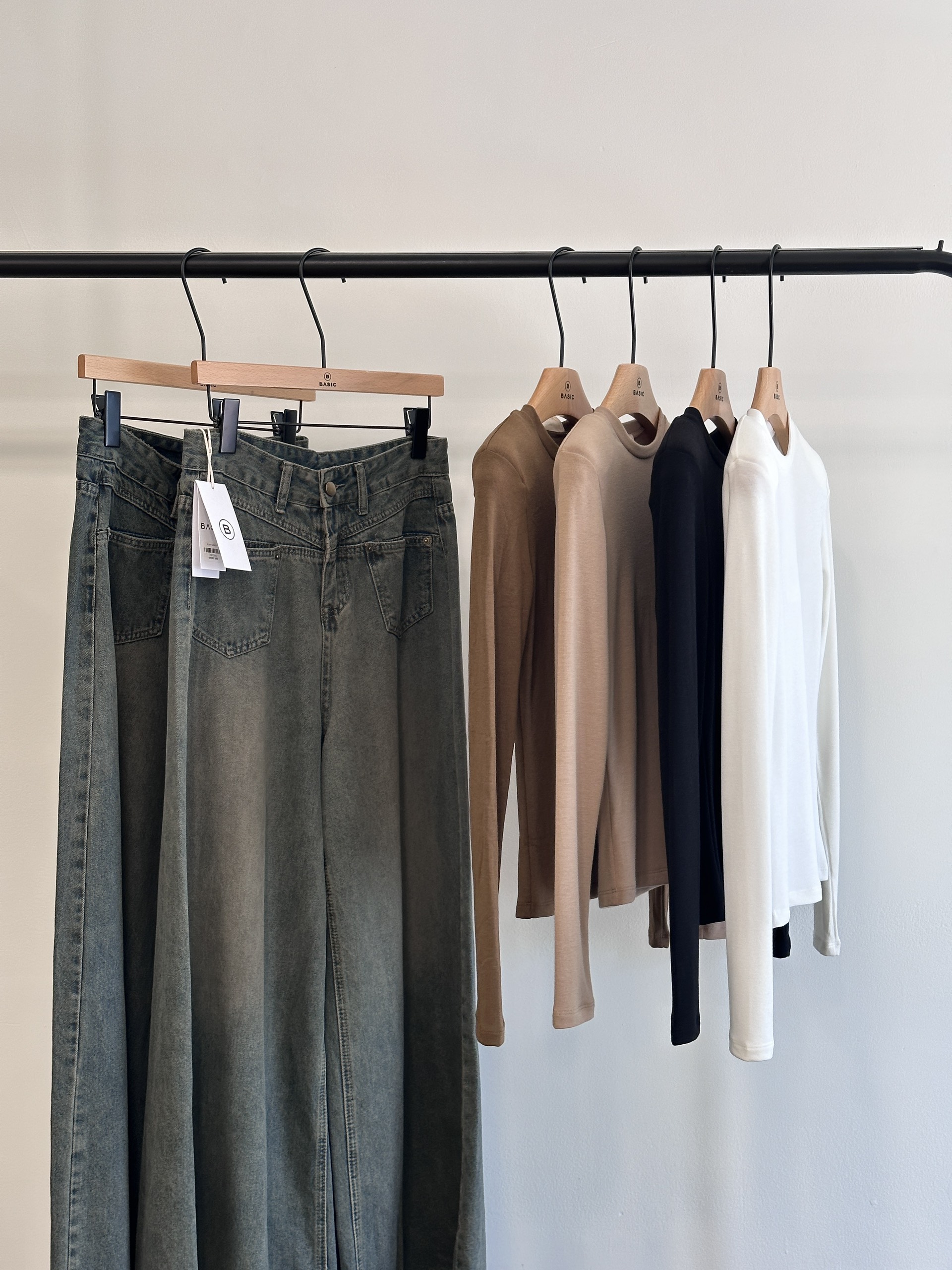 Quần jeans ống rộng BASIC CASUAL JEANS