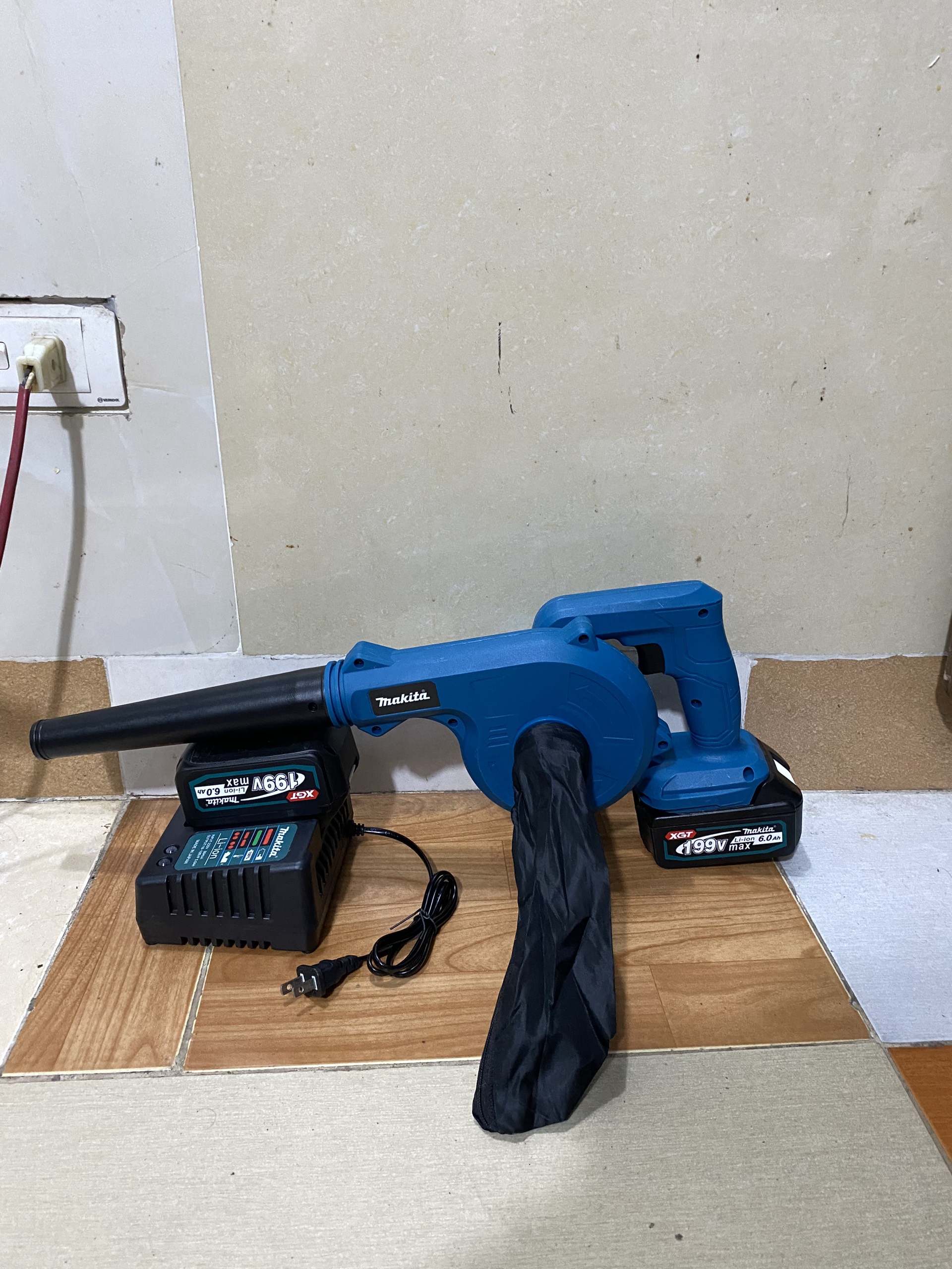 Máy thổi bụi pin Makita - Máy thổi bụi hút bụi 2 chiều