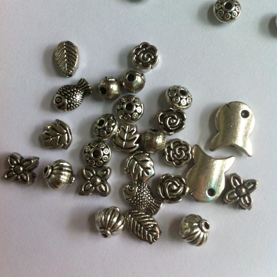 3 charm lỗ xỏ dây 1mm cước tròn