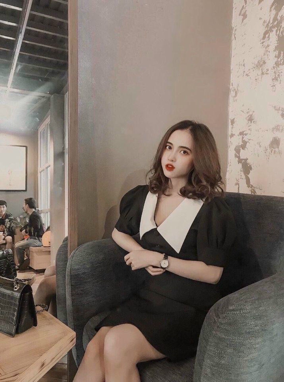[Hàng chất lượng] [Giá hủy diệt] [Có sẵn] ĐẦM XÒE ĐEN PHỐI CỔ SEN