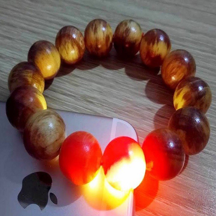 Vòng phong thủy gỗ Huyết Long 14ly