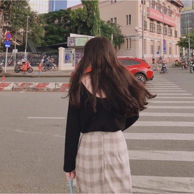 Áo thun gân khoét cổ Ruchan