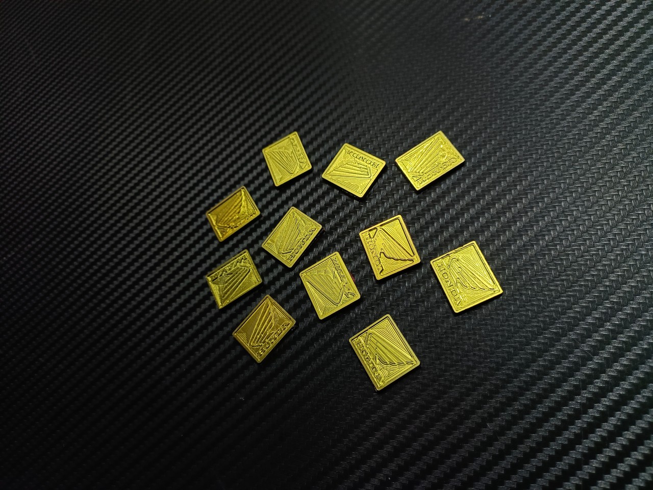 Tem honda vàng 15x20mm titan vàng