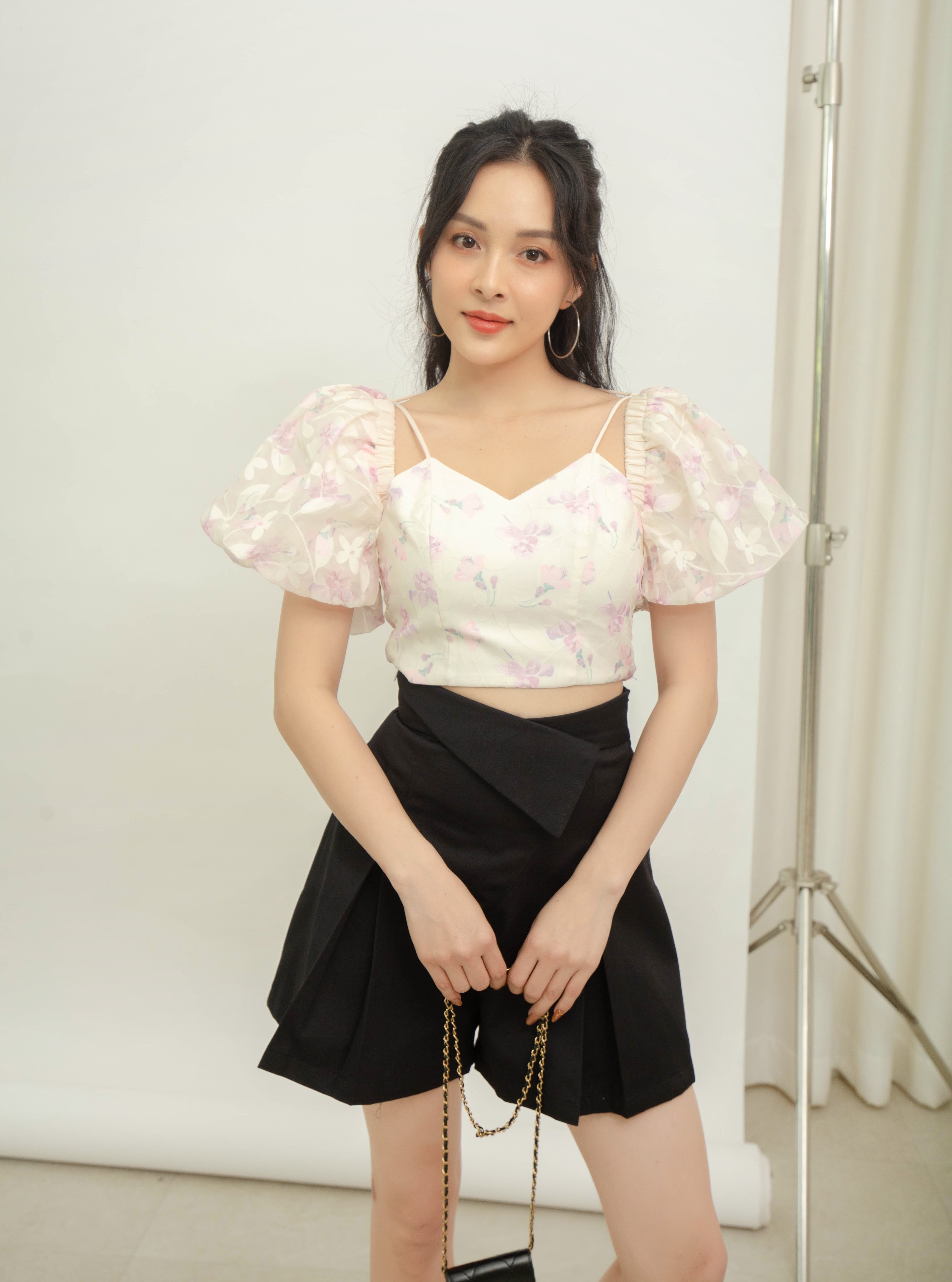 Goût De Jun - Áo Croptop Tay Phồng Ngắn Họa Tiết Hoa - Hana Top - Mixasale