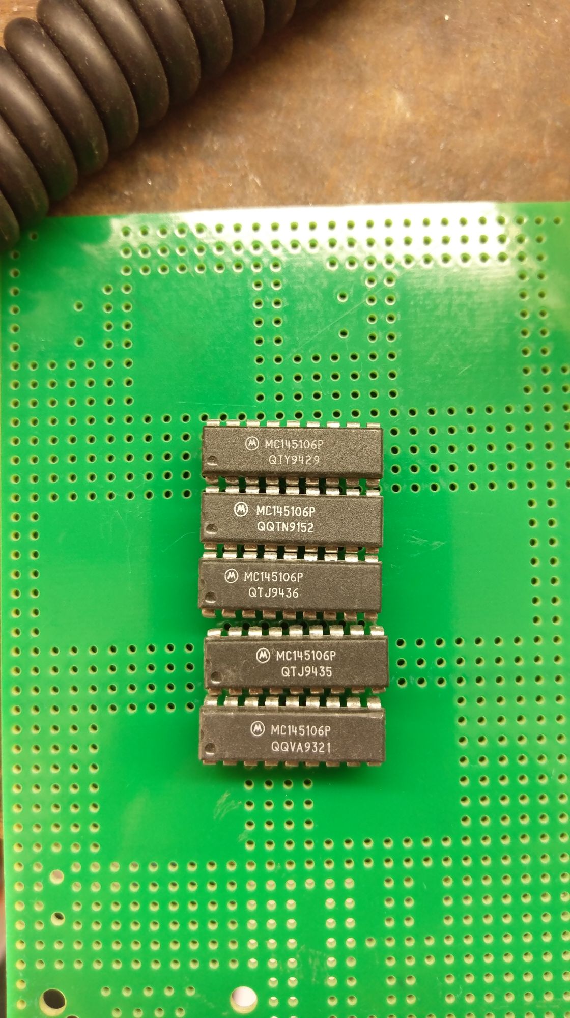 [HCM]1 cái MC145106P IC PLL