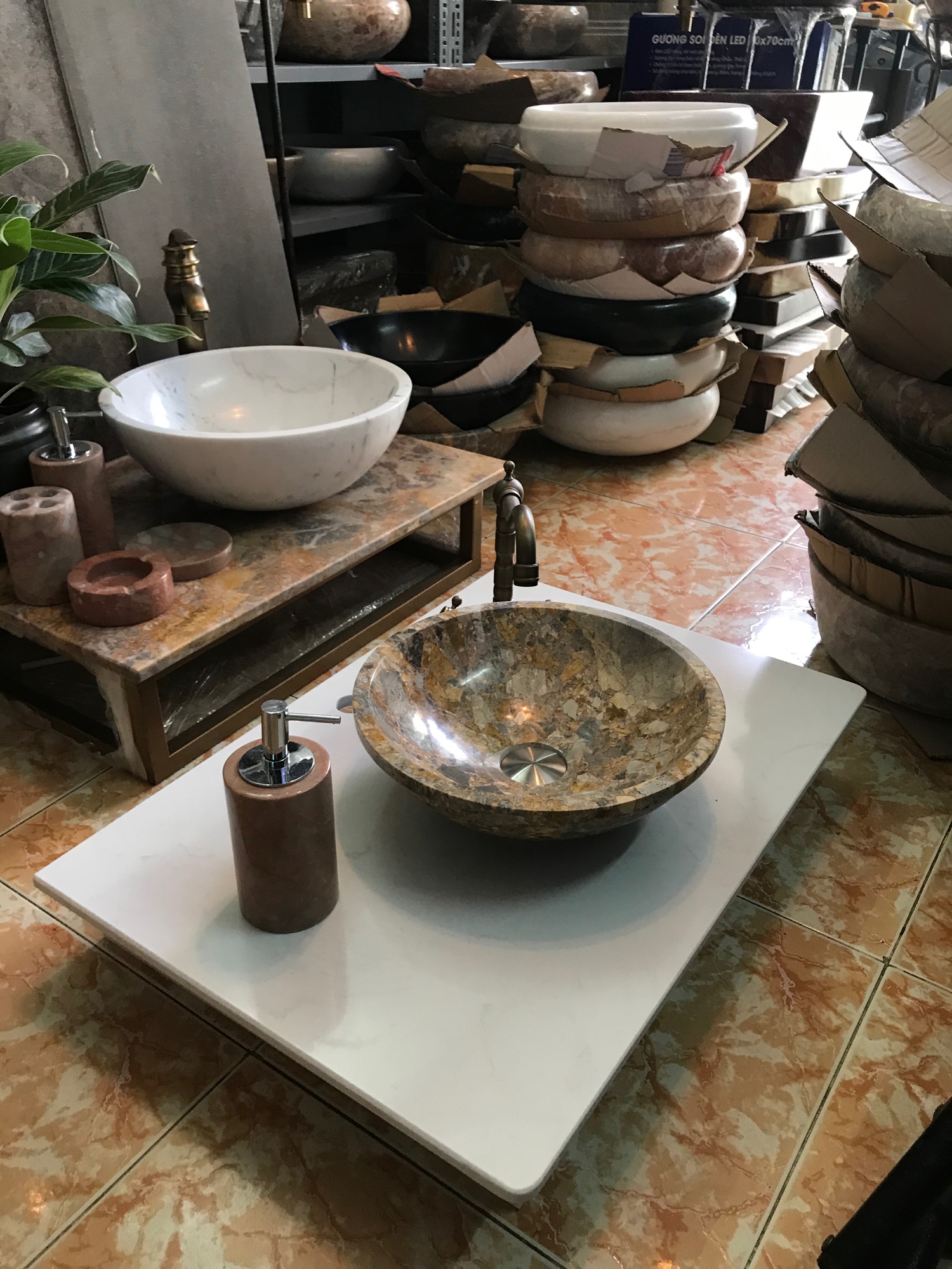 Lavaba đk 33 cm đá tự nhiên