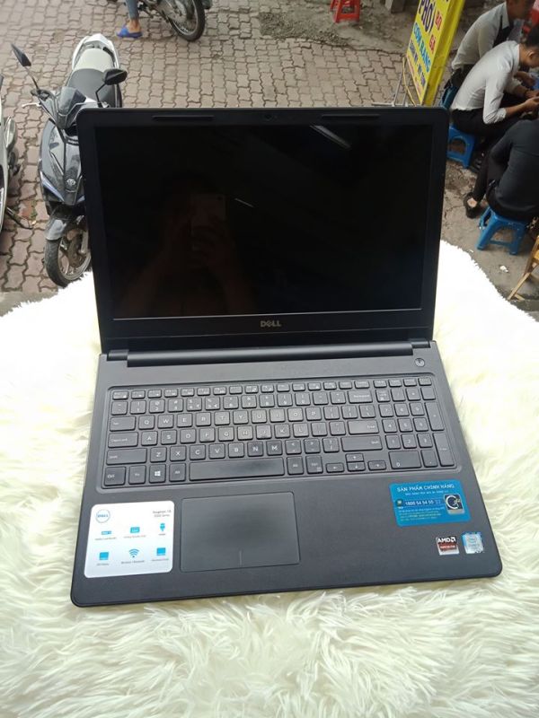 Laptop Dell Inspiron N3567 i5 7200U, 8GB, SSD120G,VGA 2GB R5 M315,15.6