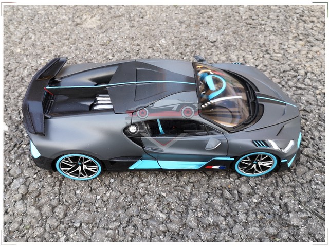 Xe mô hình Bugatti Divo, TL 1:24