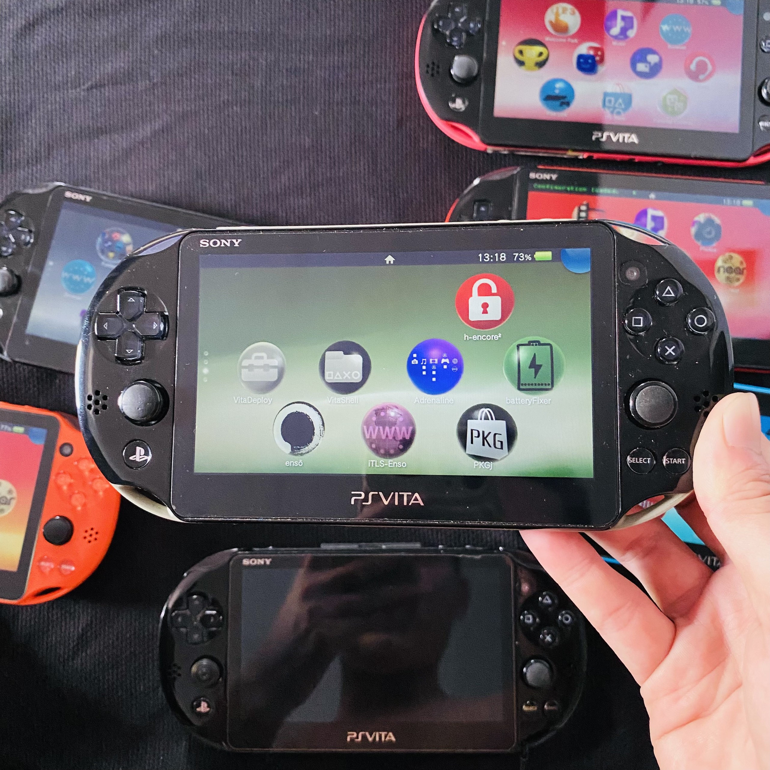 Máy chơi game Sony PS Vita 2000 - WiFi - Game (2nd) Likenew