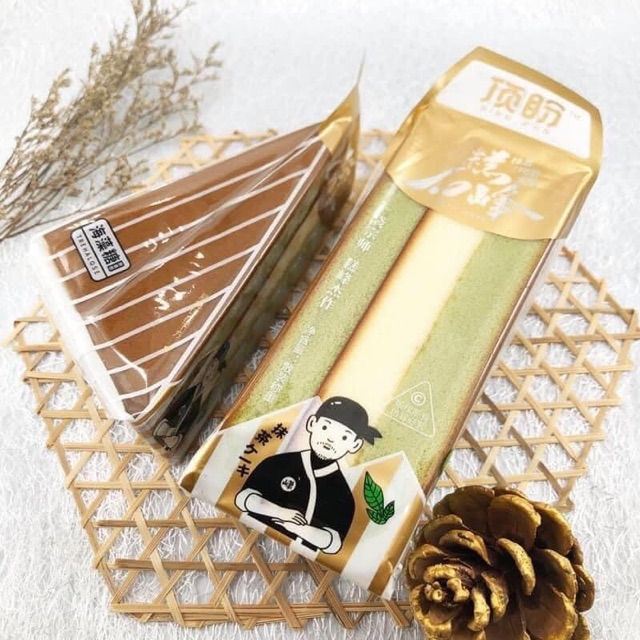 1 thùng Bánh Bông Lan Tam Giác Đài Loan Vị Socola / Vị Trà Xanh - Đồ ăn vặt nội địa