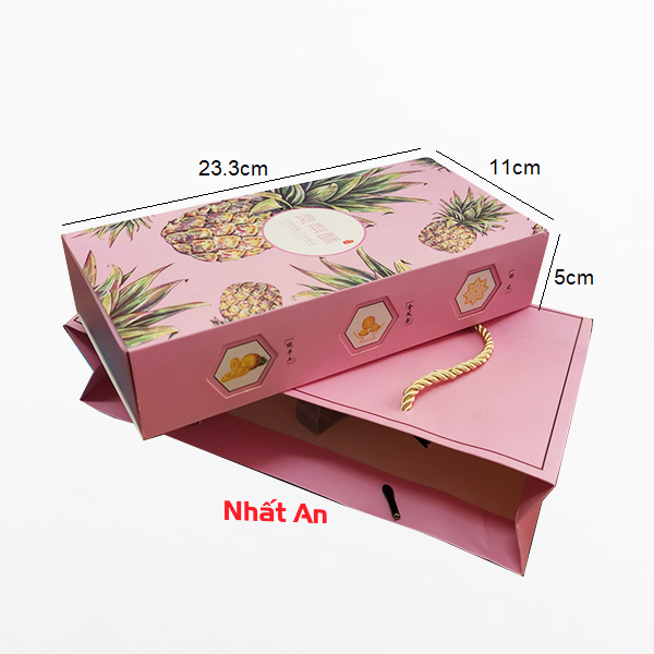 HỘP BÁNH DỨA HỒNG VIỀN ĐEN