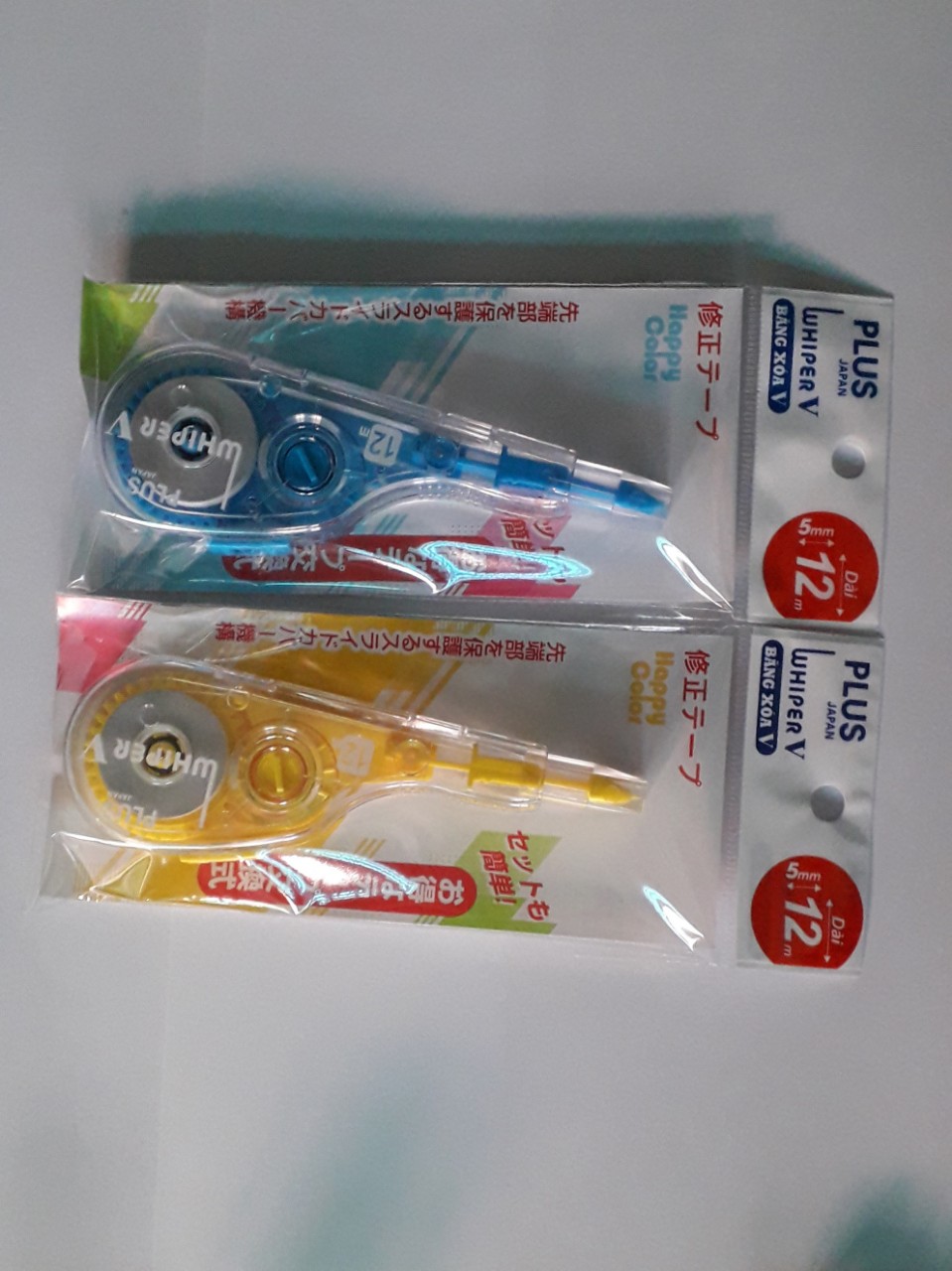 BÚT XÓA KÉO PLUS  DÀI - BĂNG XÓA PLUS  Whiper V  Happy Color WH-105T ( Màu Ngẫu Nhiên )