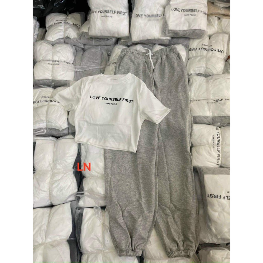 Sét áo croptop Love + quần chun xám