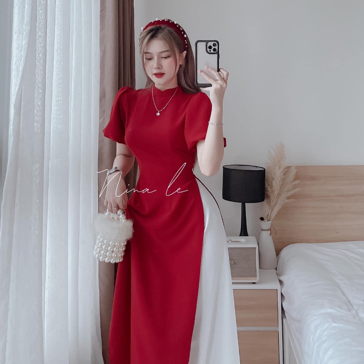 Áo dài đũi quần lụa nữ tone đỏ rực rỡ đi chơi xuân, Áo dài cách tân quần trắng suông màu đỏ phù hợp chơi tết, Áo dài thiết kế nữ cách tân tay bồng điệu đà MTB