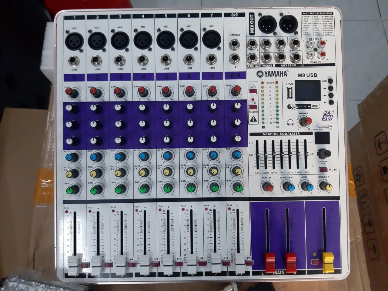 Mixer Yamaha M9