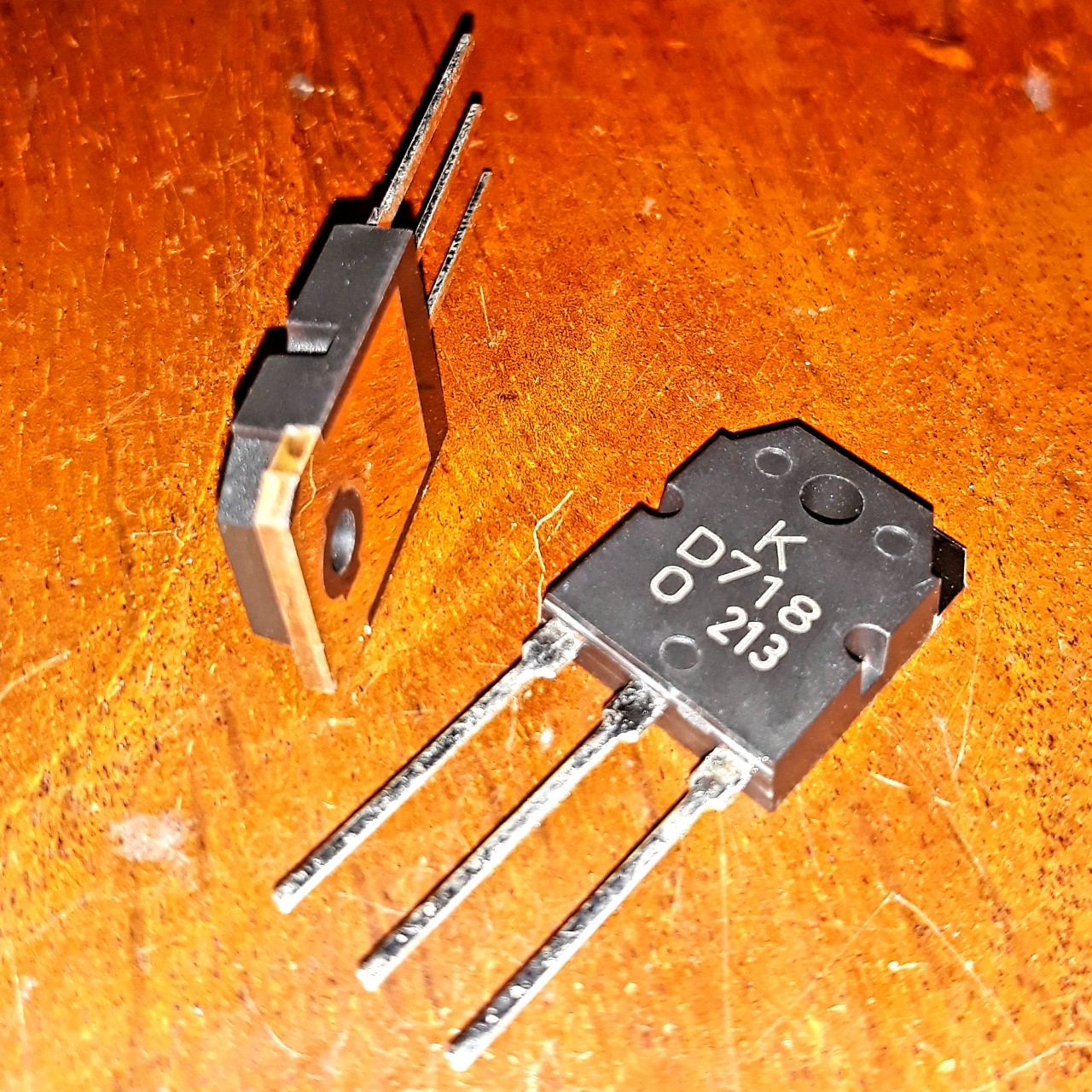 2 Transito D718 - 2 Transito 2N3055 - 2 Transito B688 chính hãng mới 100% - ( Mã 084 )